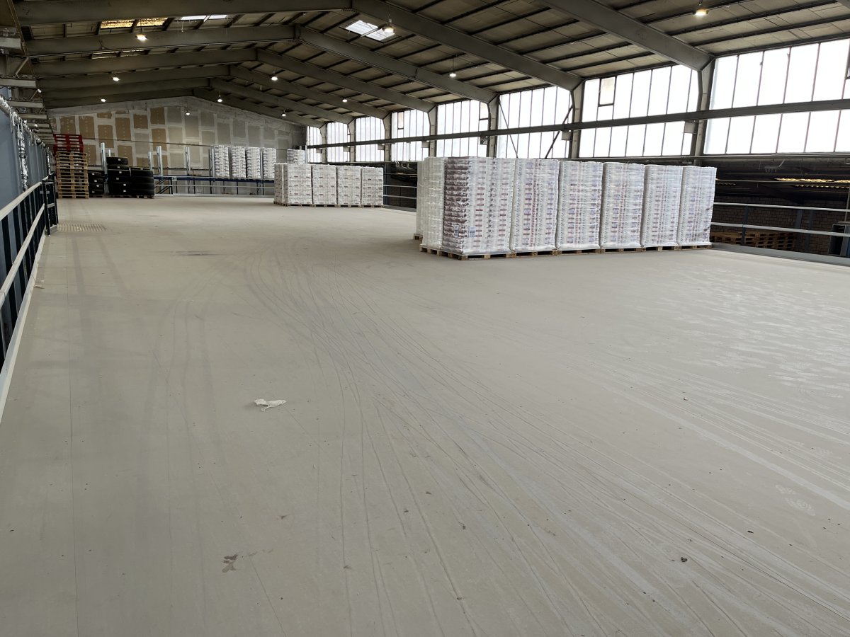 Vorschaubild Lagerbühne / Podestnbühne