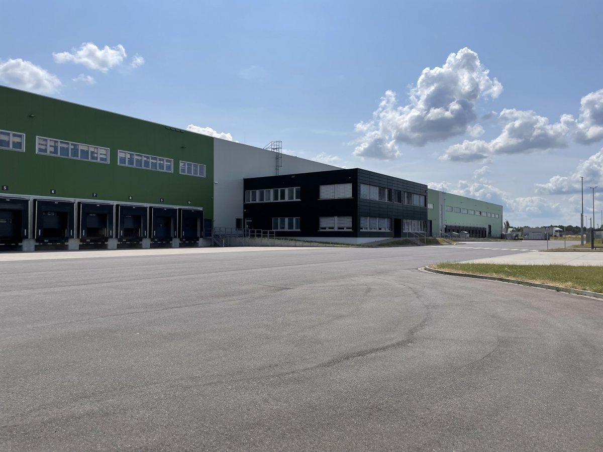 Vorschaubild Außenansicht gesamt ab Halle A