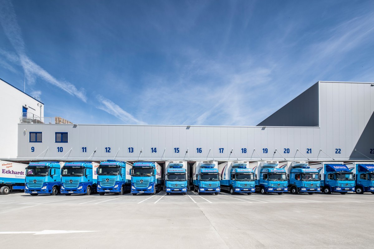Vorschaubild Fuhrpark am Firmenstandort Walter Eckhardt GmbH zw. Stuttgart und Ludwigsburg in Korntal-Münchingen
