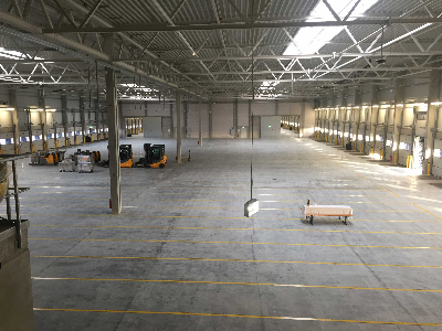 Miniaturbild Halle innen vor Betriebsstart